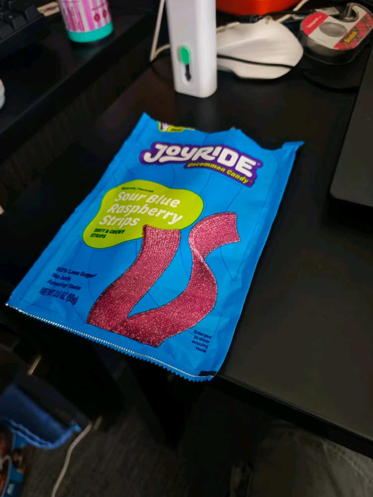 GIF tí Adel gbé sókè