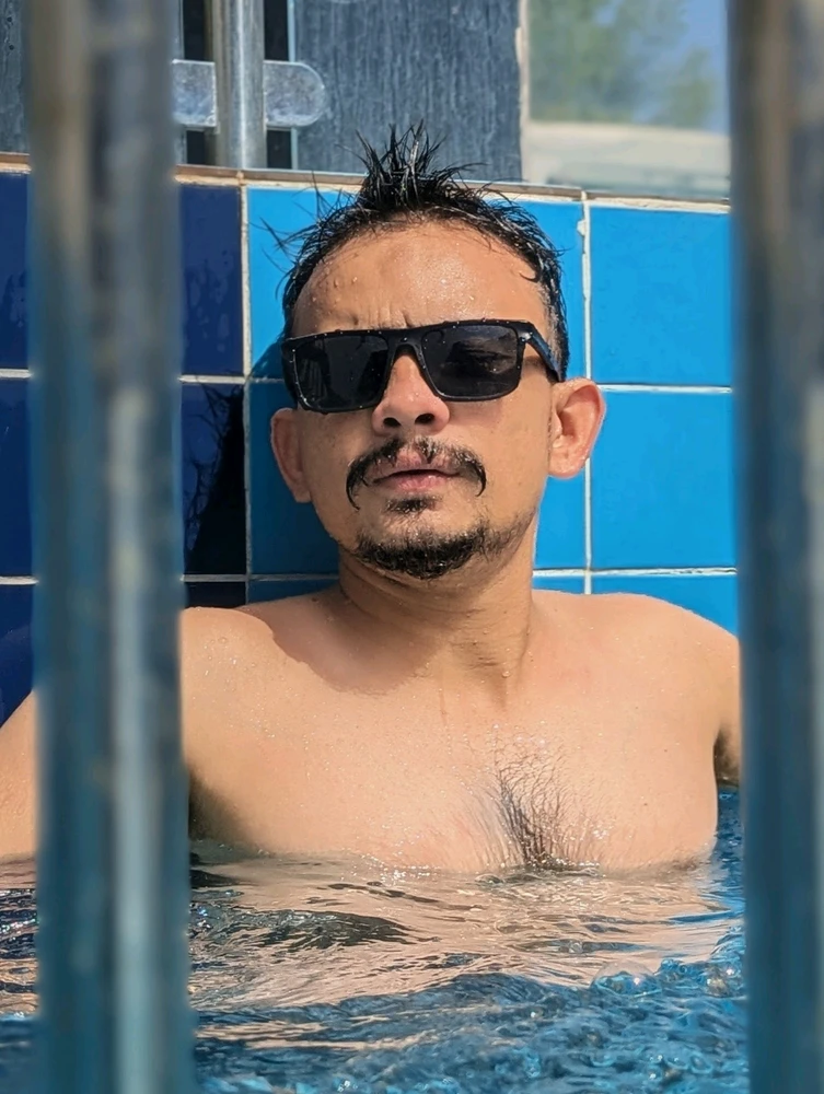 GIF ilipakiwa na Haseeb