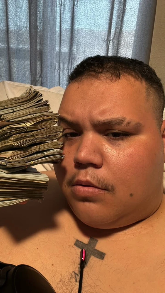 GIF postavljen od Gabriel