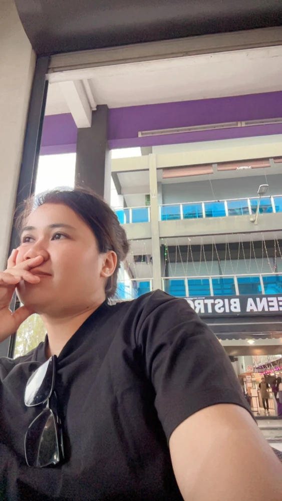 Rose يۈكلىگەن GIF