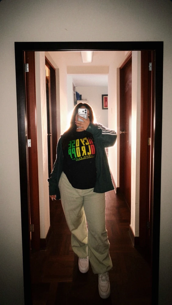 GIF yaikidwa ndi Ale