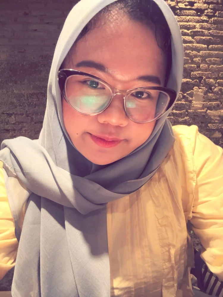 GIF e kentsoeng ke Khayra