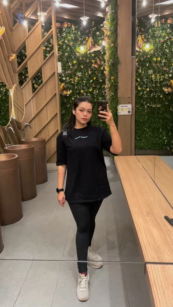 EdRia பதிவேற்றிய GIF