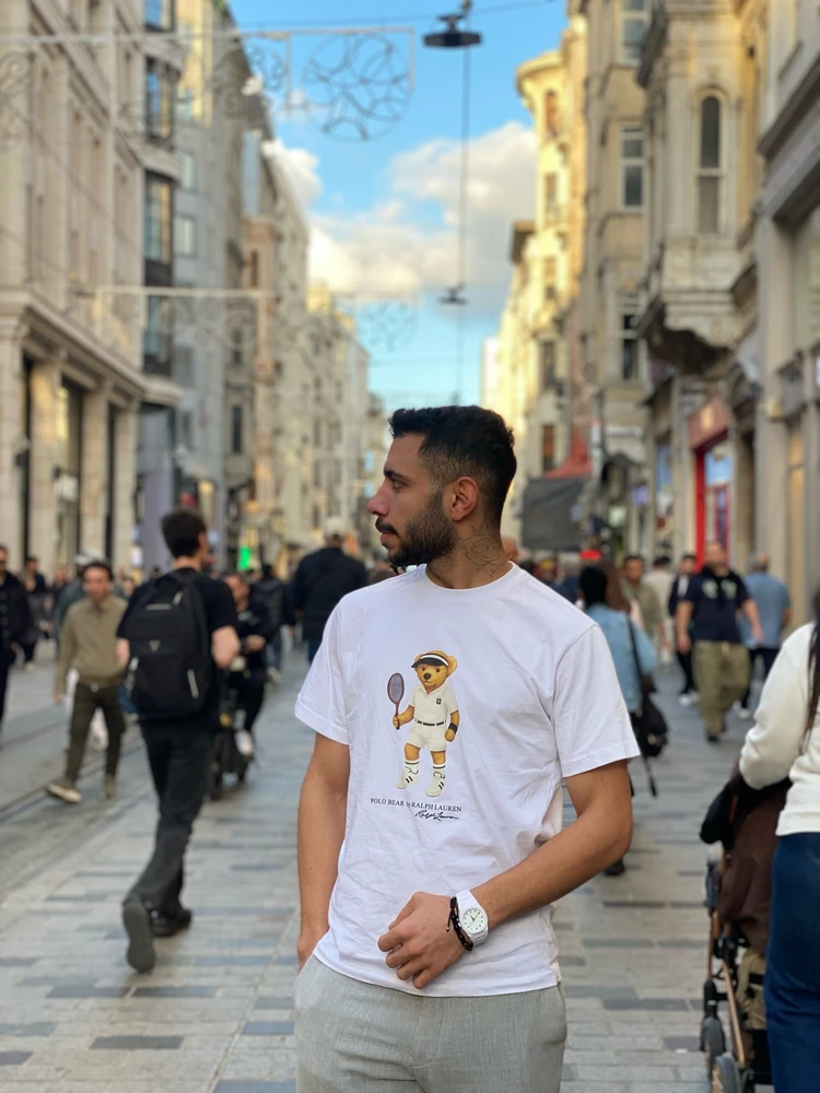 GIF e kentsoeng ke Mert