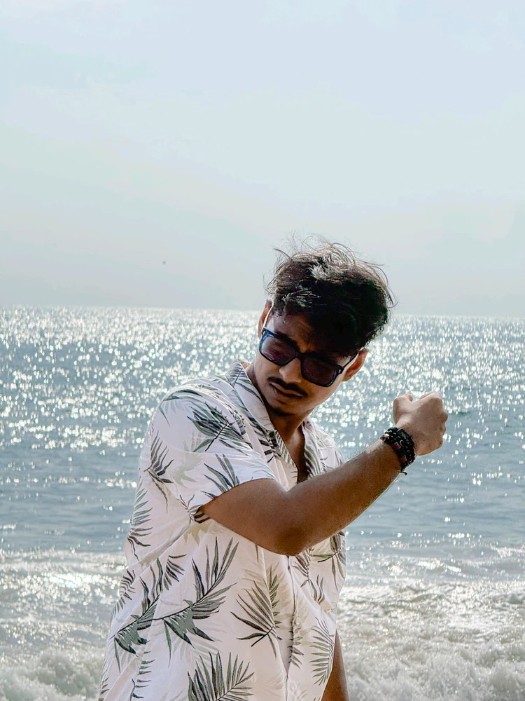 Satanik பதிவேற்றிய GIF
