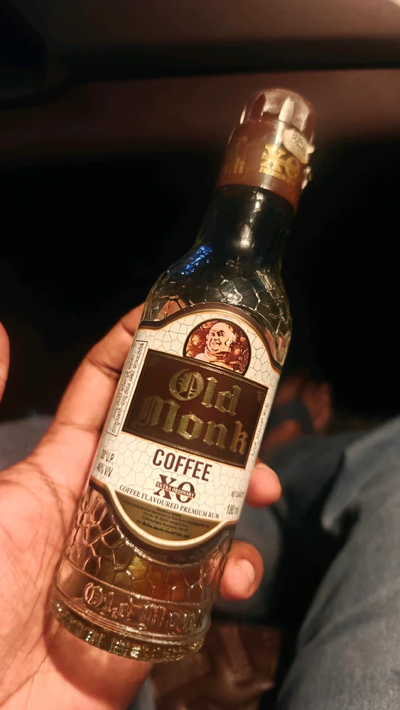 Mello Jones द्वारा अपलोड किया गया GIF