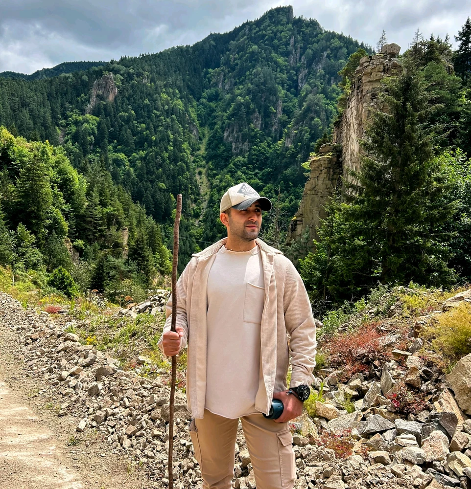 GIF uploaded by Yusuf