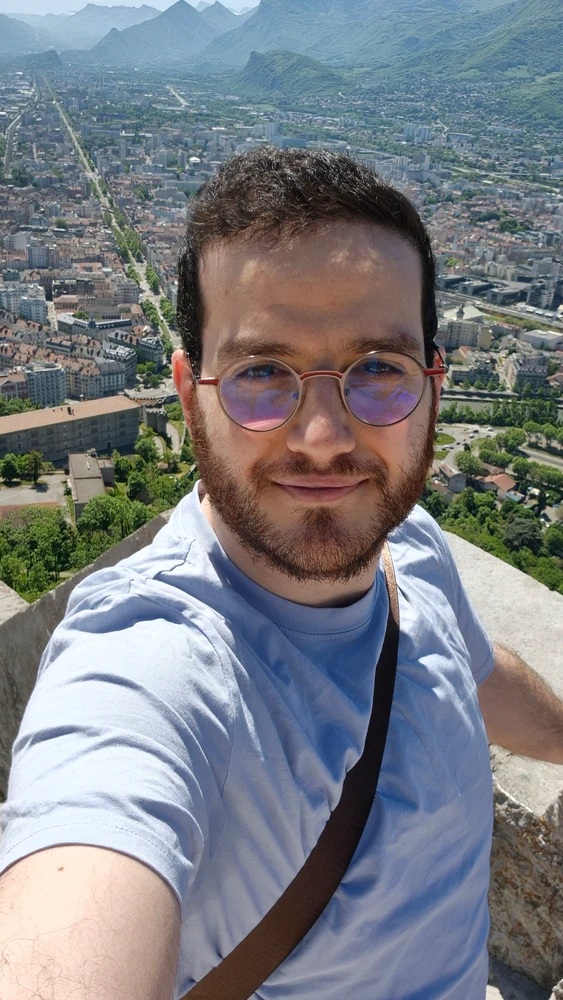 GIF uploaded by Zein