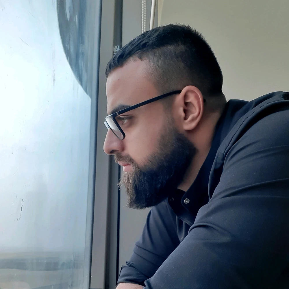 GIF e kentsoeng ke Karim