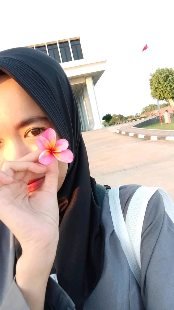 GIF uploaded by Hayaa