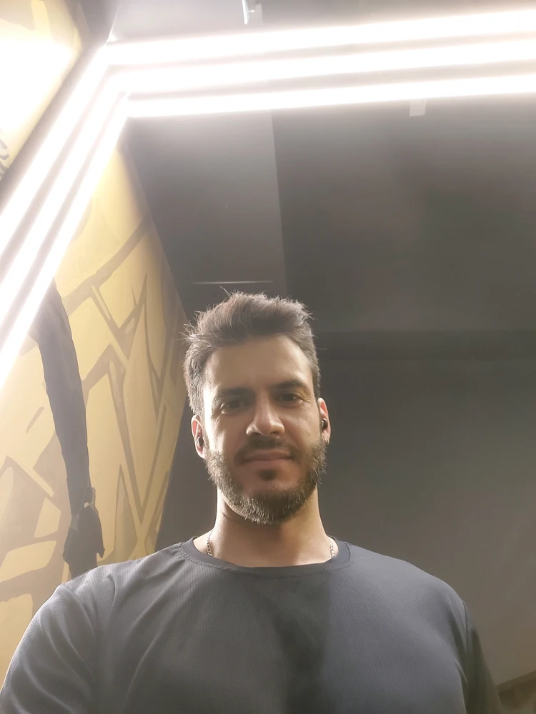 GIF Dragos tarapyndan ýüklenen