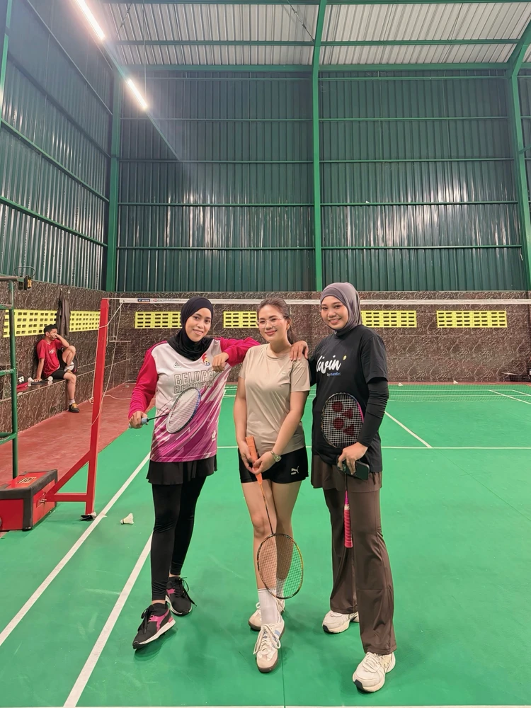 GIF uploaded by Eka