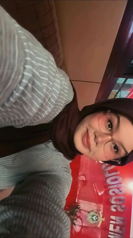 GIF uploaded by Claudy