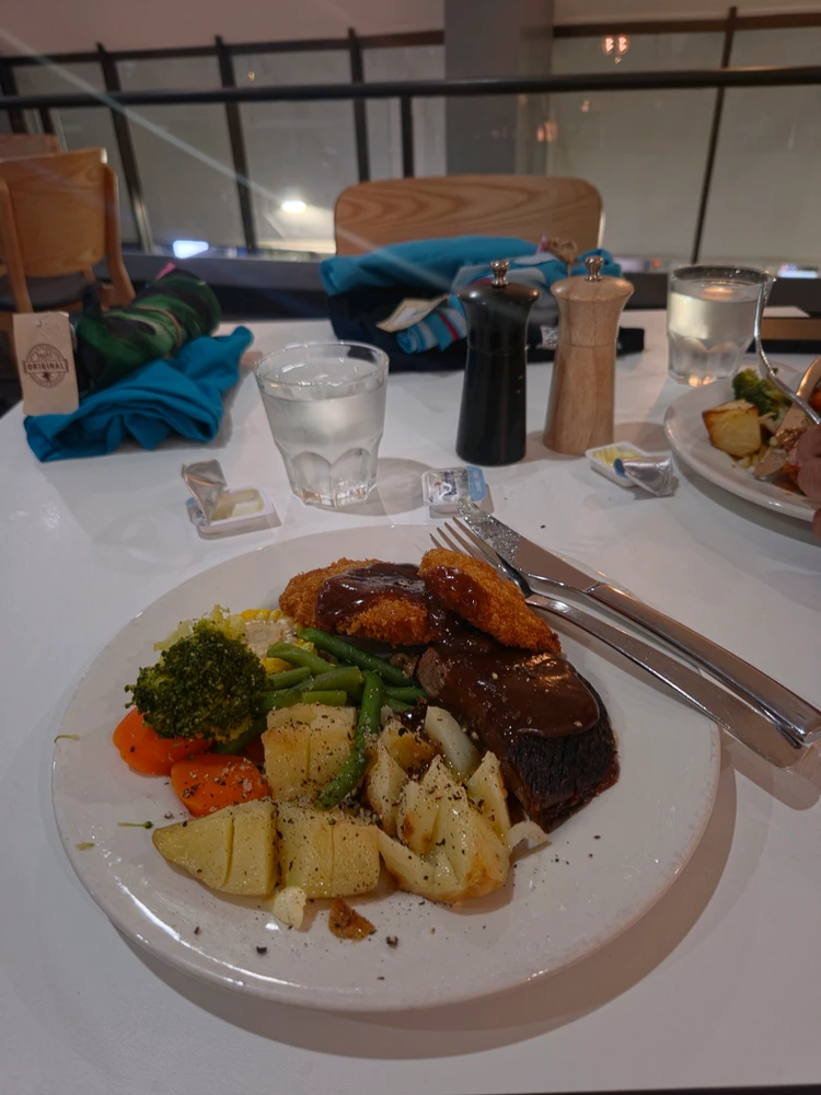 Image uploaded by Lena De jersey