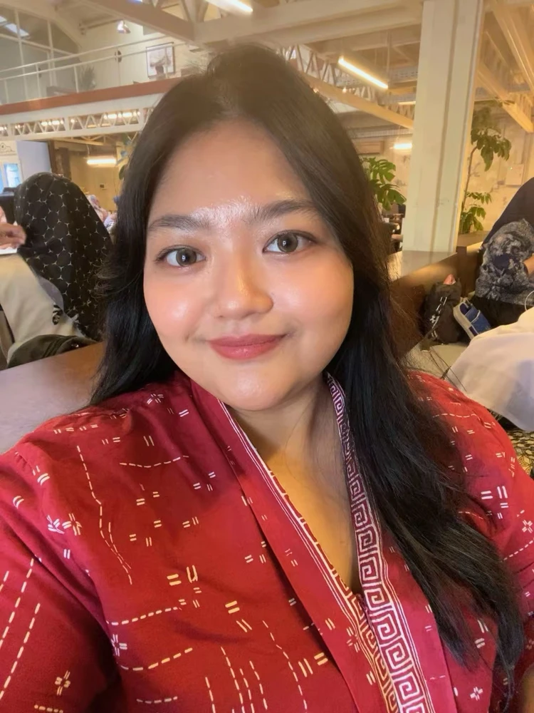 GIF uploaded by Raya