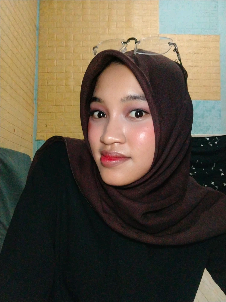 GIF nke Dheana bugoro