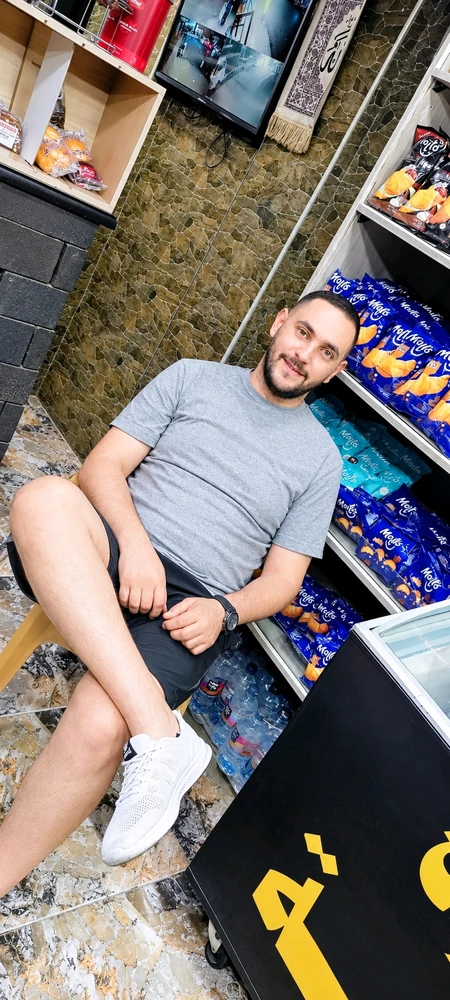 GIF Adam tarapyndan ýüklenen
