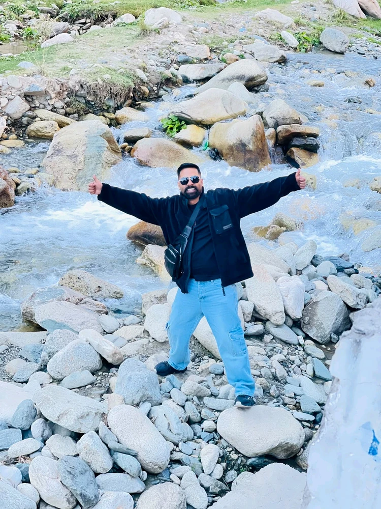 GIF uploaded by Farhan