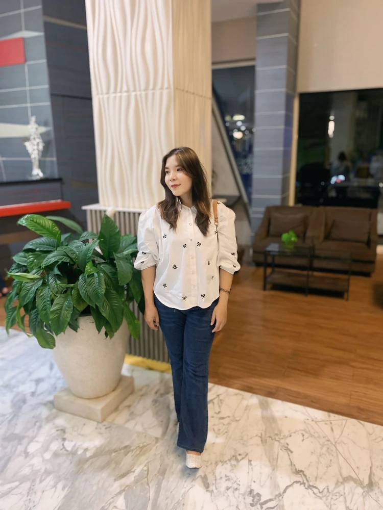 GIF uploaded by Lastri oktaberia