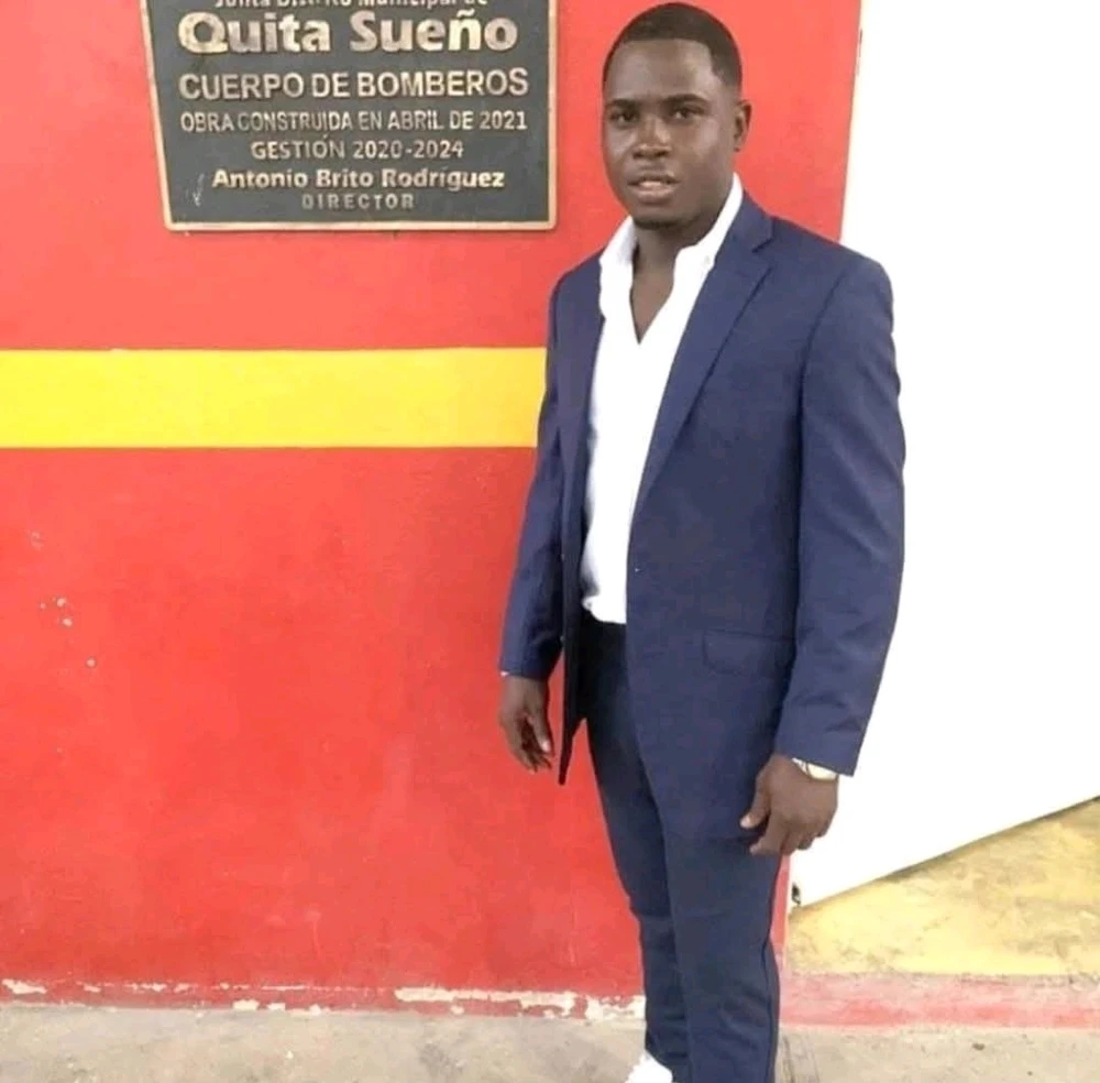 GIF uploaded by Yonny