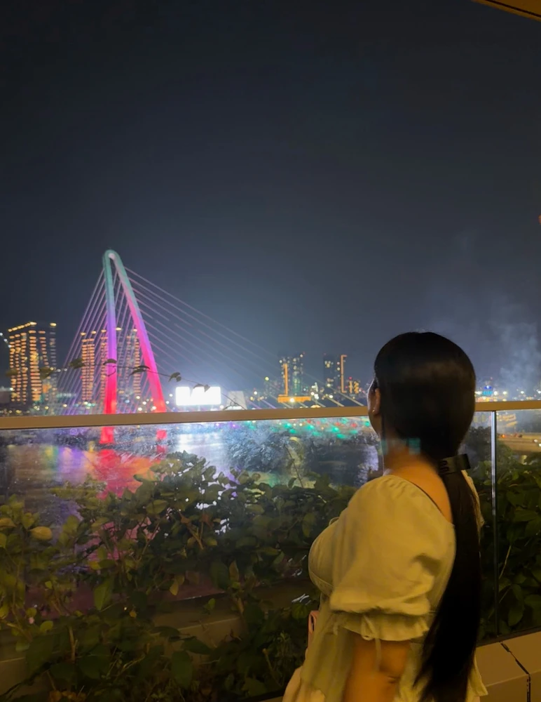 GIF uploaded by Uyên