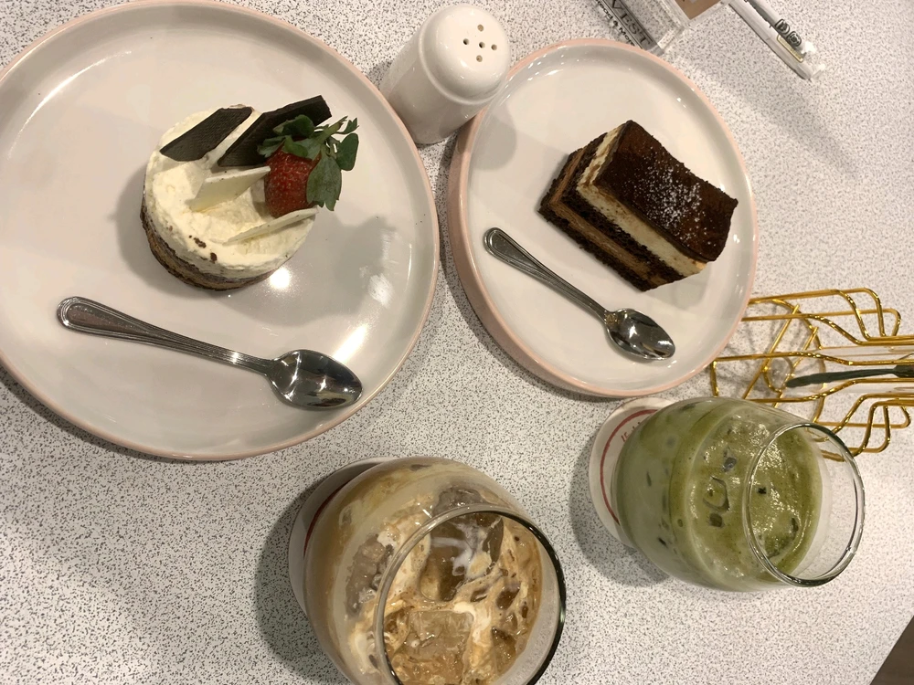 GIF uploaded by Izz