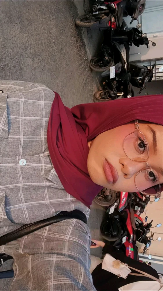 GIF uploaded by Claudy