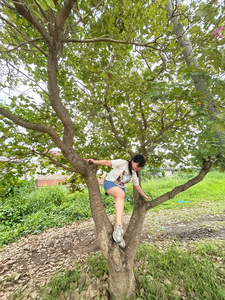 GIF uploaded by Julienne