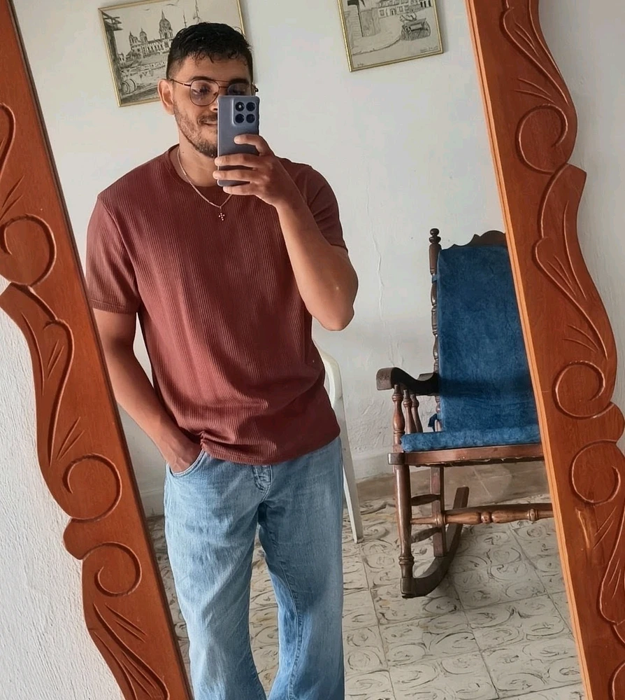 GIF uploaded by Fredy