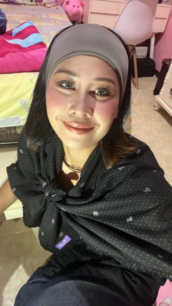 This is what the makeup looks like up close. I don’t like the eyebrows 