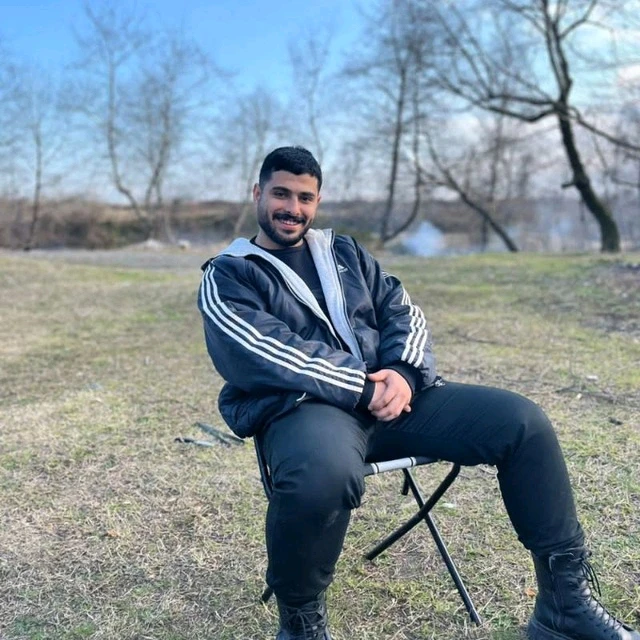 GIF ilipakiwa na Shahmir