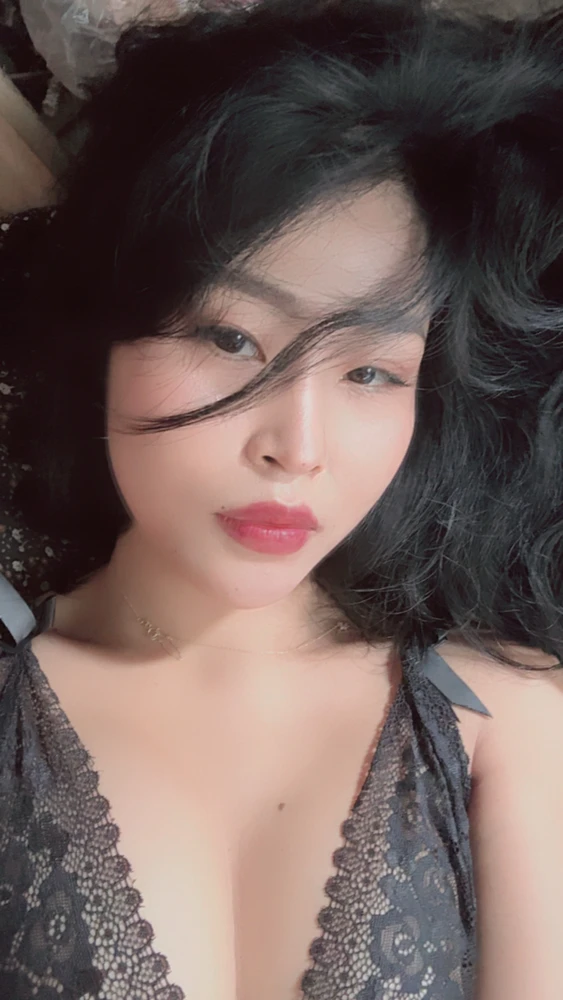 GIF uploaded by Layla