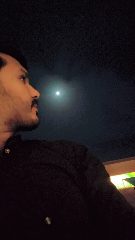 Noman khan(e)k igotako irudia