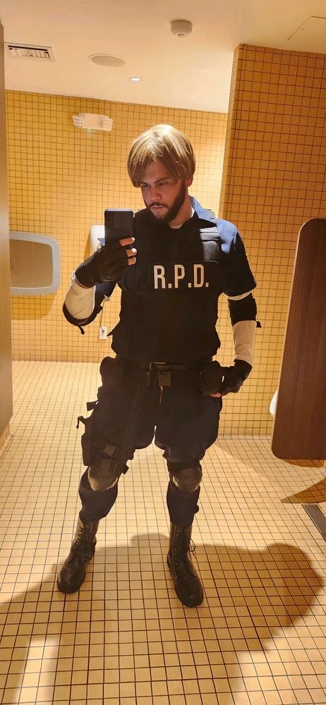 GIF eropgeluede vum Robbie