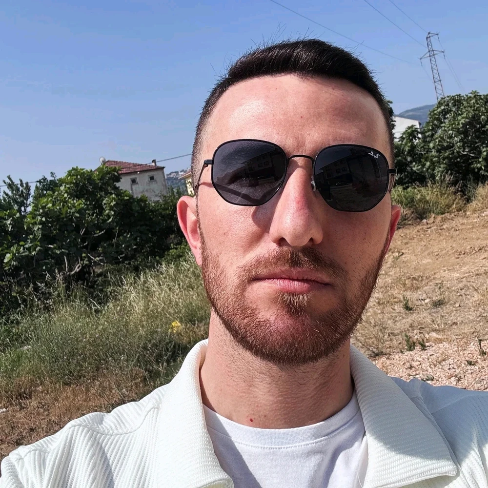 GIF uploaded by Osman