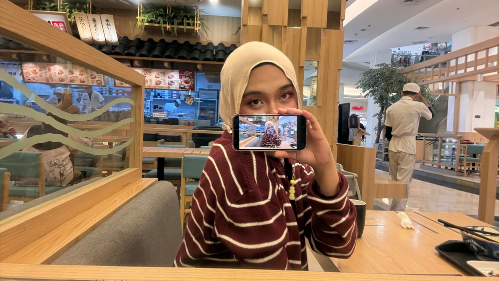 GIF uploaded by Aprilia Aniq Maharani F