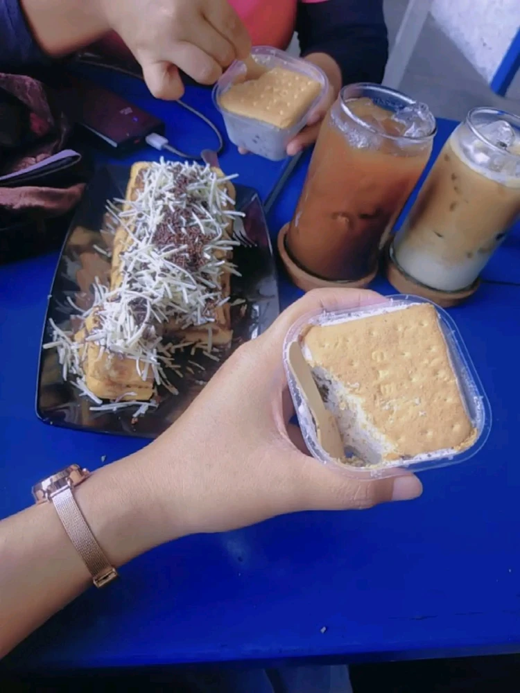 GIF uploaded by Rara