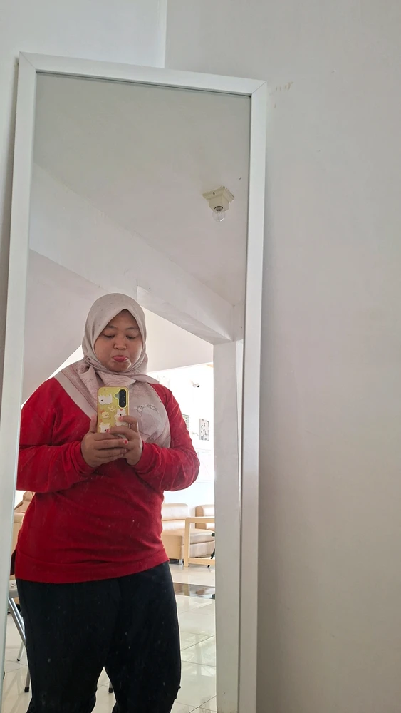 GIF uploaded by Ayu