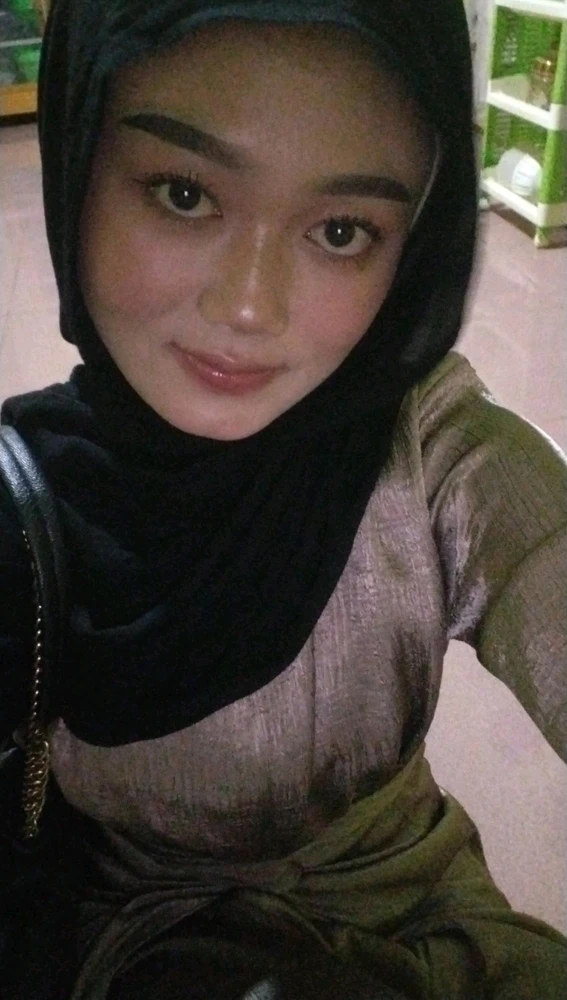 GIF uploaded by Della