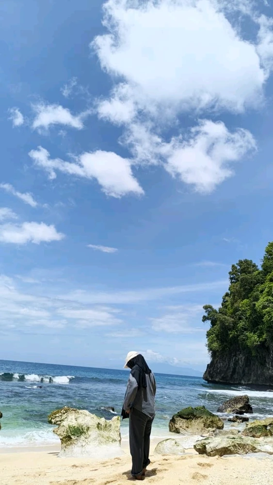 GIF uploaded by July
