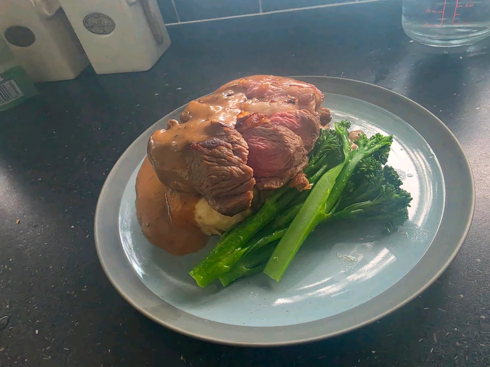 I-GIF ilayishwe ngu-Callan