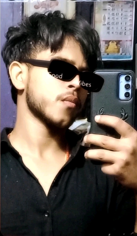 GIF ilipakiwa na Rohit