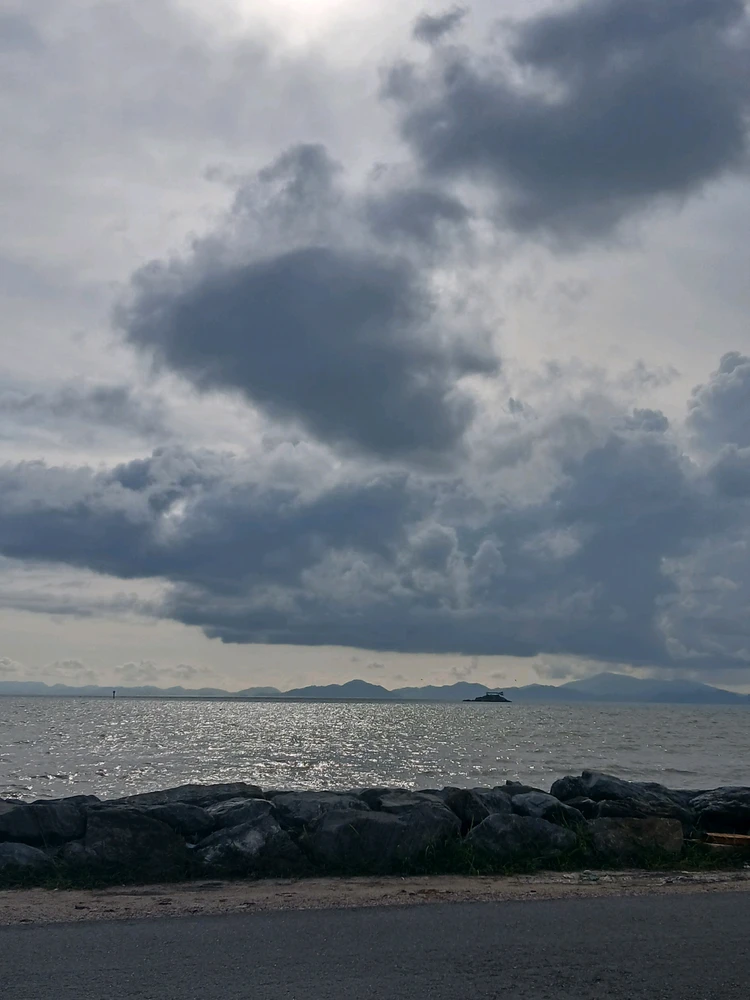 GIF uploaded by Juu
