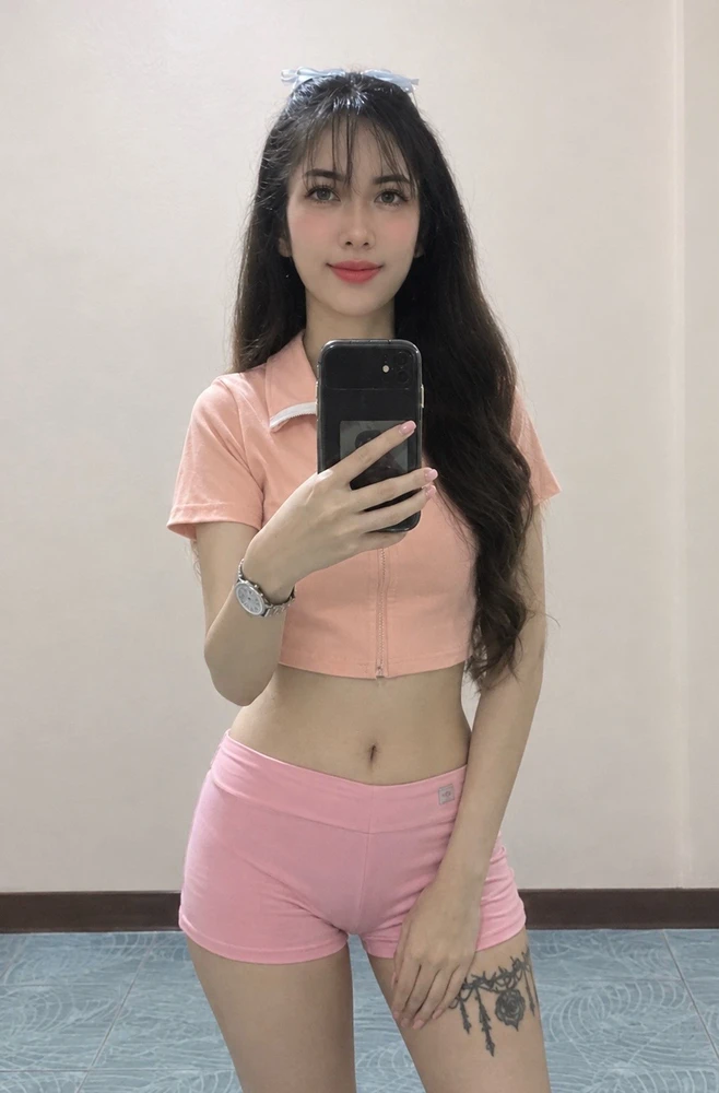 GIF yakaiswa naวรัขยา