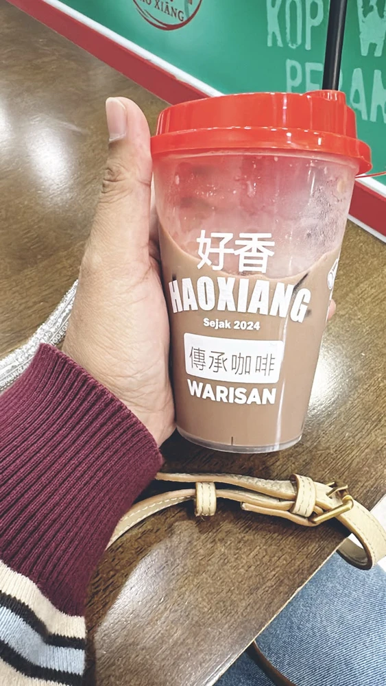 GIF uploaded by Eka