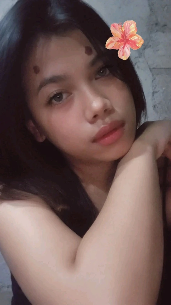 GIF uploaded by Riana