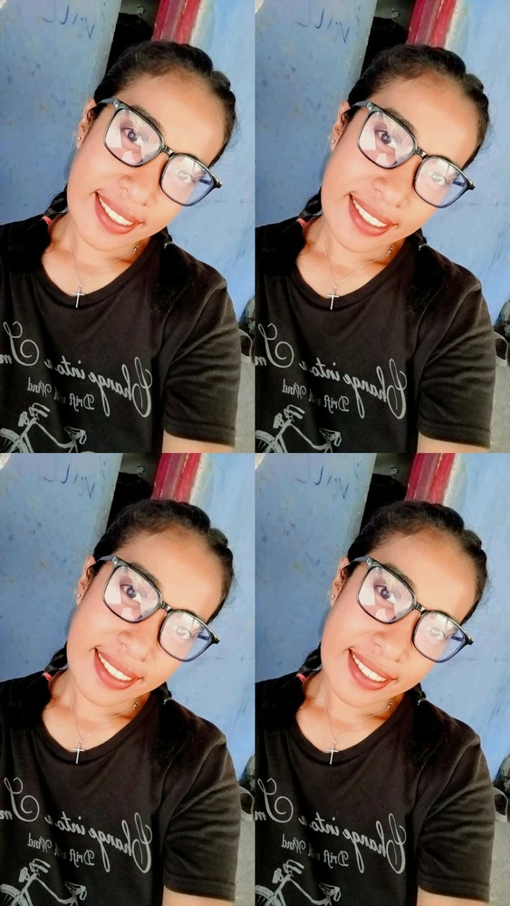 Lia විසින් GIF එක upload කරන ලදී