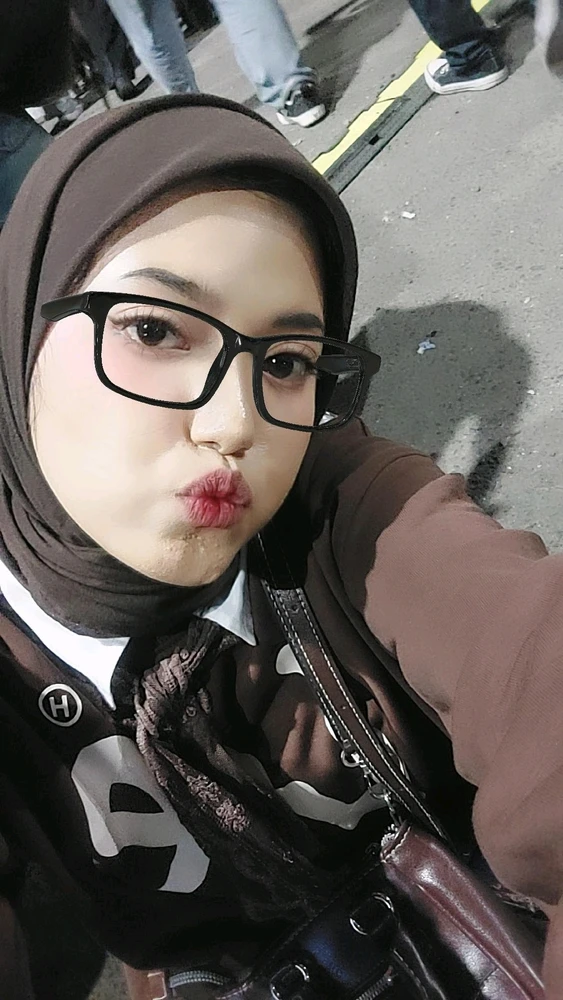 GIF uploaded by Nur