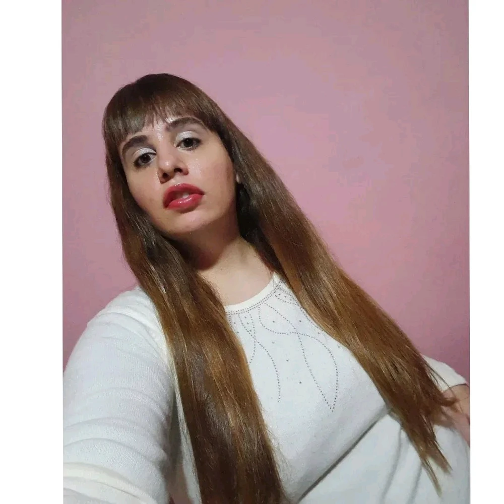 GIF tso los ntawm Marulina