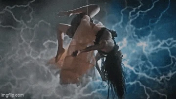 בילד ארויפגעלאדן דורך Hannah V